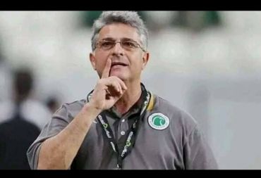 اتحاد كرة القدم السوري يقرر مقاضاة المدرب البرازيلي ماركوس باكيتا لإخلاله بشروط العقد!