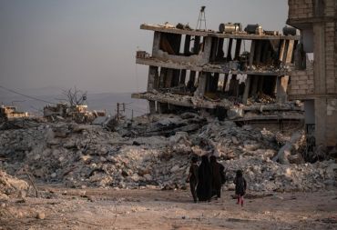 70% من السكان في سورية يحتاجون إلى مساعدات إنسانية.. الأمم المتحدة تحذر : البنية التحتية في البلاد على وشك الانهيار