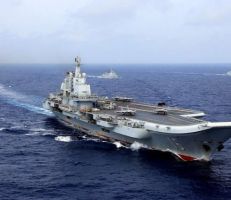 طائرات وسفن حربية صينية تعبر "الخط الأوسط" لمضيق تايوان بيلوسي: الولايات المتحدة لن تسمح للصين بعزل تايوان