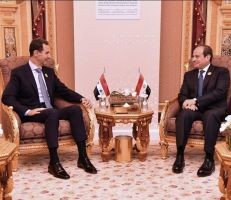 على هامش اعمال قمة الرياض.. الرئيس الاسد يلتقي بالرئيس المصري
