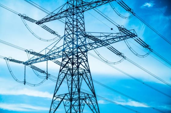 مجدداً.. اتحاد غرف الصناعة يطالب الحكومة بتحمل الكلف المرتفعة للكهرباء لمدة عام على الأقل