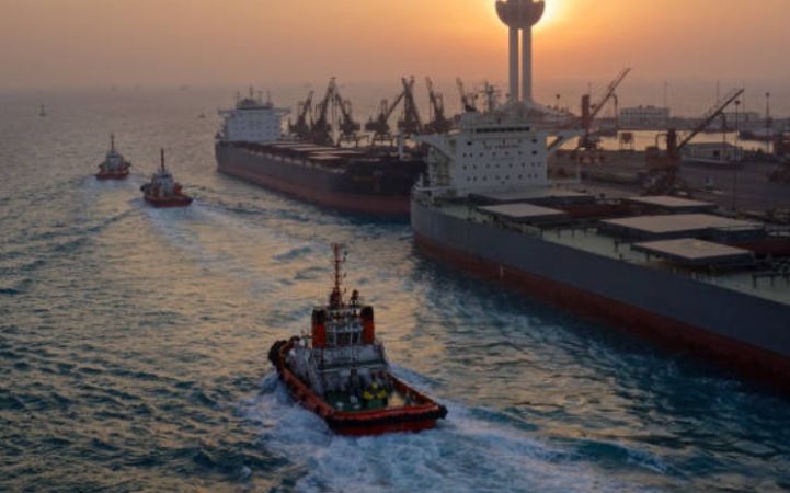 مجموعة ميرسك للشحن البحري: أزمة البحر الأحمر ستخفض سعة الشحن 15-20% في الربع الثاني