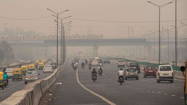 التلوث في دلهي: حالة طوارئ عامة والعاصمة الهندية تعاني أسوأ موجة تلوث هواء هذا العام