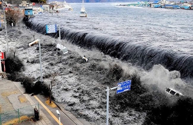 زلزال بقوة 7.2 درجة في اليابان يتسبب في موجة تسونامي