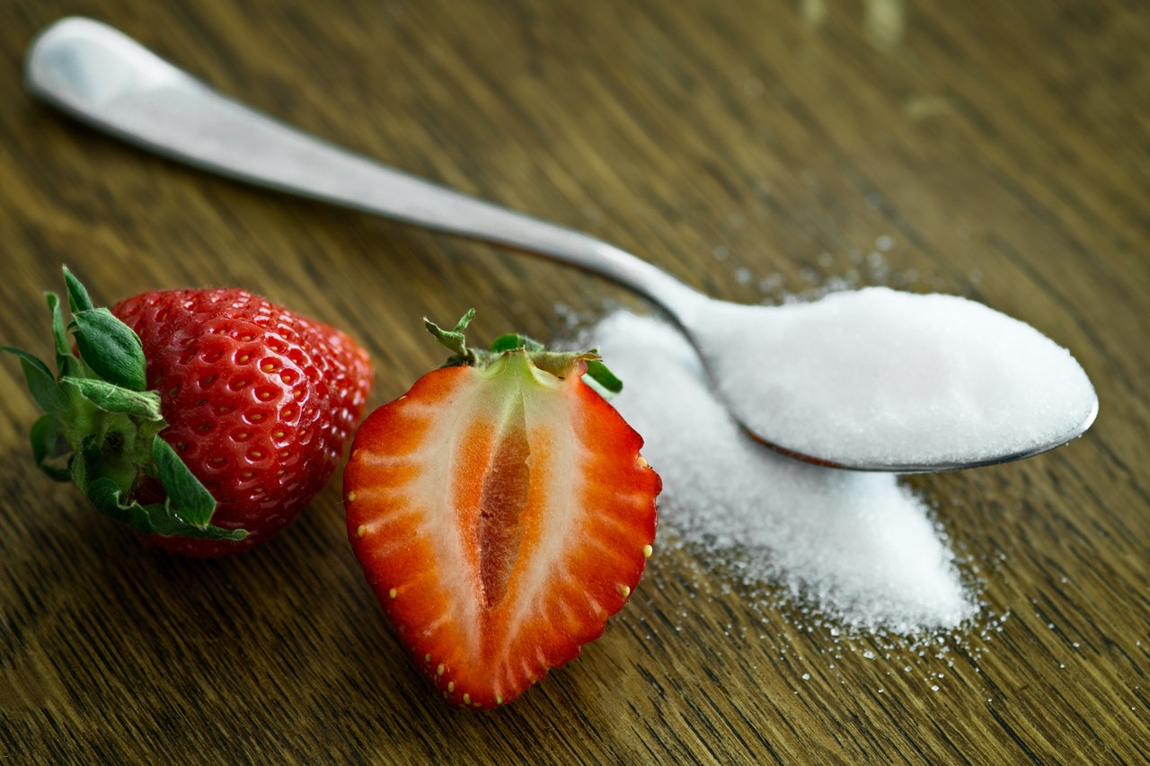 دراسة علمية: شركات صناعة السكر رشت العلماء لاخفاء أضرار السكر وإلقاء اللوم على الدهون