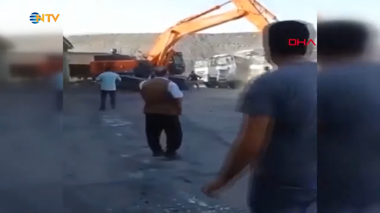 عامل تركي ينتقم بطريقة قاسية من رب عمله (فيديو)