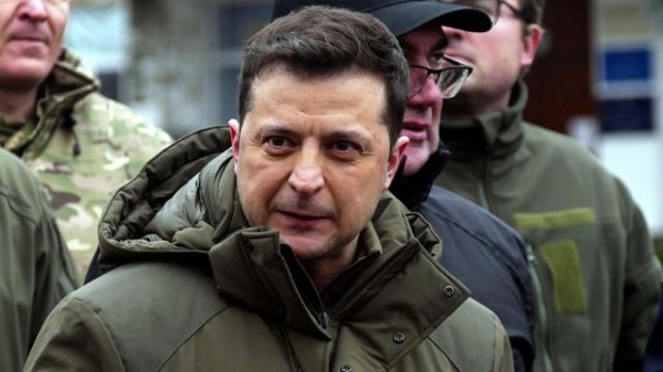 زيلينسكي يطلب من الناتو تزويد أوكرانيا بمقاتلات حربية وموسكو تندد