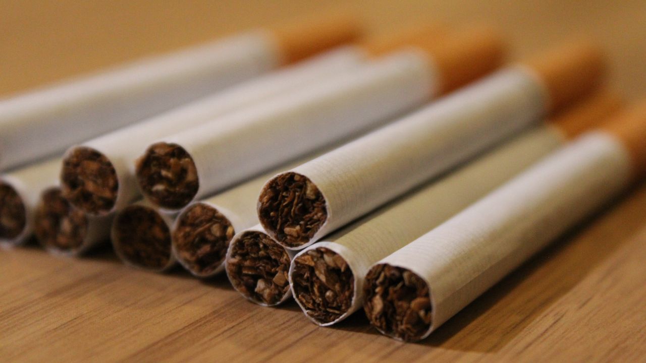 المسؤول عن مراقبة التبغ بالحكومة الأمريكية يغادر وظيفته إلى أكبر شركة للسجائر بالعالم!
