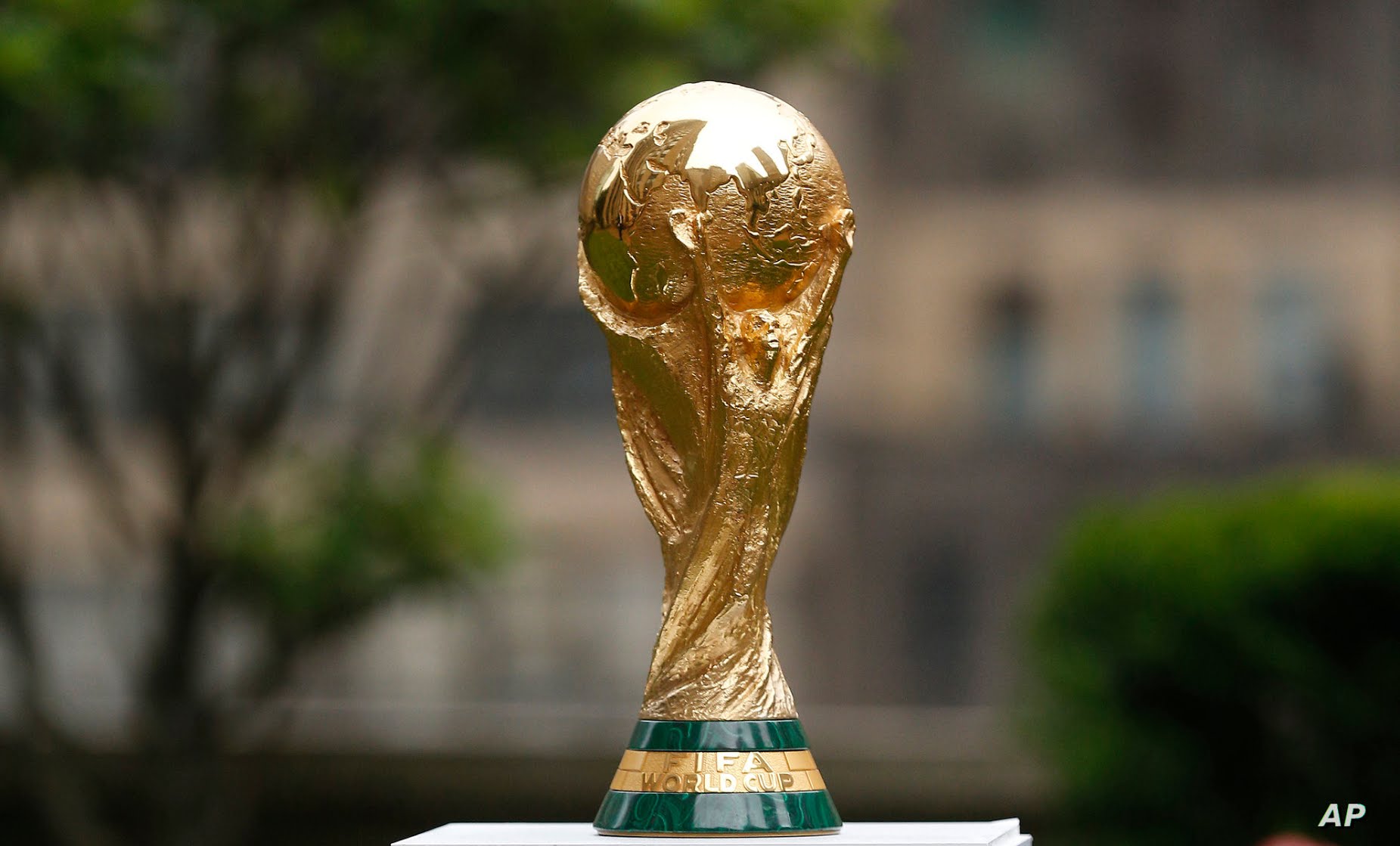 لماذا انسحبت السعودية من استضافة كأس العالم 2030؟!
