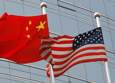 الصين تحذر من أن القيود التجارية الأمريكية على شركاتها تهدد سلاسل الإمداد العالمية