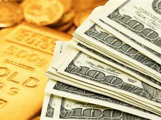خبير اقتصادي : يجب أن يكون تداول الدولار عمل قانوني مثل شراء وبيع الذهب في سوريا