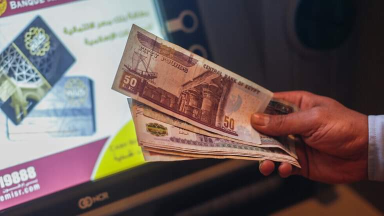 مؤشرات إيجابية على أداء الاقتصاد المصري بعد تعويم مُراقَب لسعر صرف الجنيه